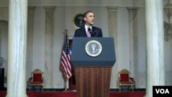 Presiden AS Barack Obama memberikan pernyataan atas mundurnya Presiden Mesir Hosni Mubarak di Gedung Putih, Jumat (11/2).