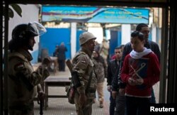 埃及选民星期二开始就新宪法投票