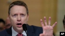 前特朗普政府副国家安全顾问博明（Matt Pottinger）2023年2月在国会作证。（美联社）