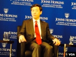 清华大学苏世民学者项目主任李稻葵 (美国之音莉雅拍摄）