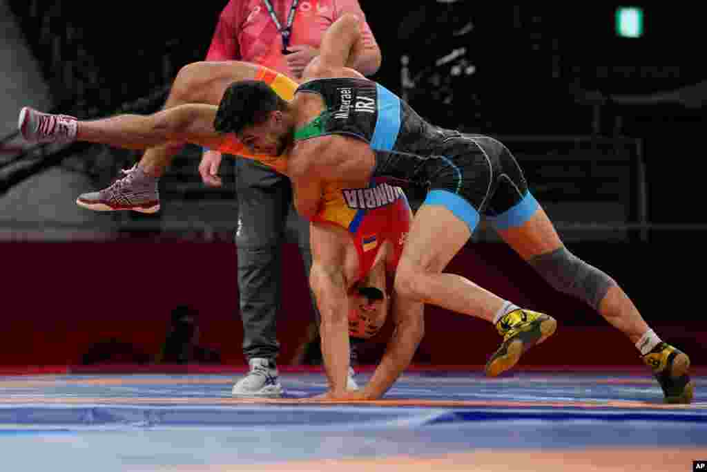 محمدرضا گرایی (سیاه) و جولیان هورتا از کلمبیا - کشتی فرنگی