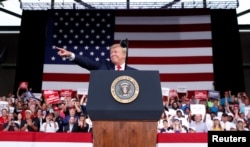 Presiden AS Donald Trump saat berkampanye di Panama City Beach, Florida, 8 Mei 2019.