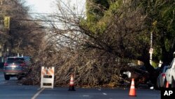 د کالیفورنیا طوفان