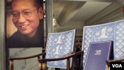 Kursi pemenang Nobel tahun 2010, Liu Xiaobo, dikosongkan karena pembangkang Tiongkok itu masih ditahan oleh pemerintah Tiongkok (foto: dok).