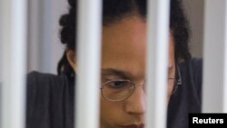 Mchezaji nyota wa mpira wa kikapu raia wa Marekani Brittney Griner aliyepewa kifungo cha miaka tisa na mahakama ya Russia.