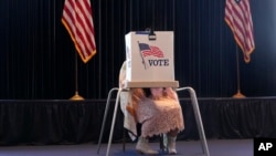 Kaliforniya shtatidagi ovoz berish markazida, 5-noyabr, 2024