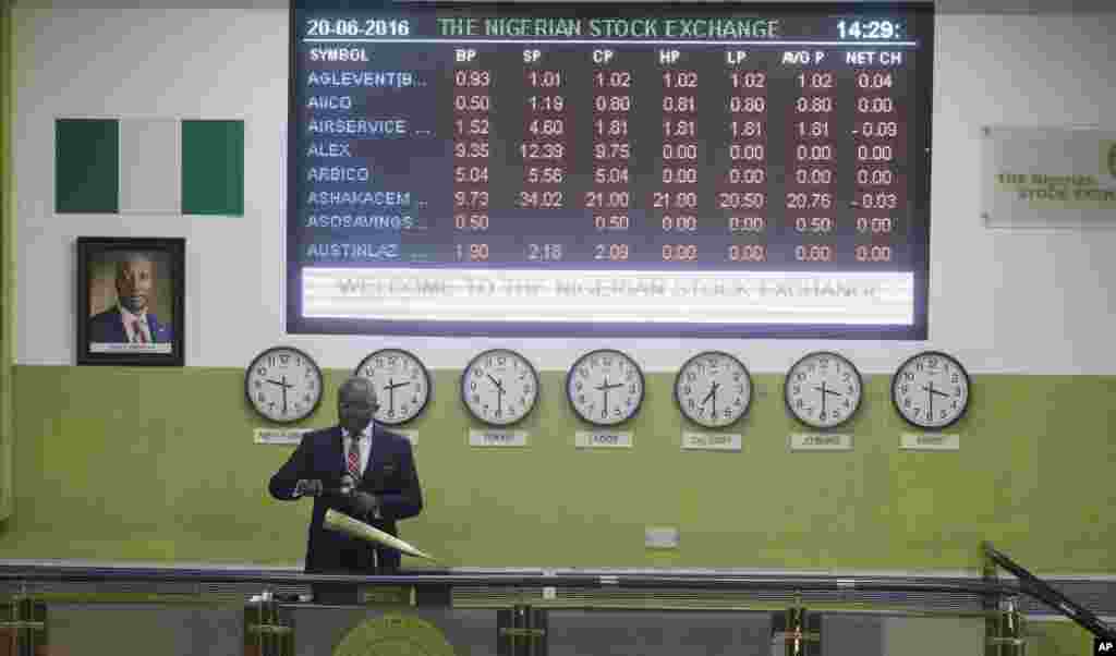 Gwamnatin Najeriya ta tsame hannunta daga kayyade darajar Naira.