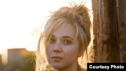 Juno Temple stars as Dottie in "Killer Joe"