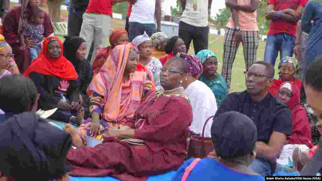 Matan kungiyar Musulmi ta FOMWAN reshen jihar Sokoto su na gangamin nuna bacin rai kan satar dalibai mata na Chibok. &nbsp;