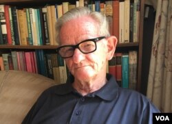 Zimbabwean economist John Robertson says the government is not actually ready to take over diamond extraction and the country's indigenisation policy was going to affect further mining of diamonds (VOA/ S. Mhofu).