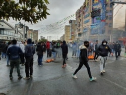 Tehronda hukumatdan norozi fuqarolar namoyishda