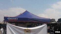 A mobile COVID-19 vaccination clinic is seen in Blantyre. Health authorities say the initiative allays fears of another vaccine expiration as was the case in May when 20,000 expired doses were destroyed. (Lameck Masina/VOA)