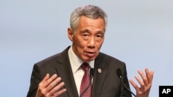 Perdana Menteri Singapura Lee Hsien Loong berbicara dalam konferensi pers KTT ASEAN ke-3 di Singapura, 15 November 2018. (Foto: AP)