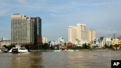 រូបឯកសារ៖ ទិដ្ឋភាព​នៃ​ទីក្រុង​ហូជីមិញ តាម​បណ្ដោយ​ទន្លេសៃហ្គន ប្រទេស​វៀតណាម។