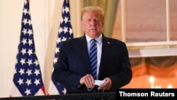 Presidente Donald Trump regressa à Casa Branca depois de três dias no hospital