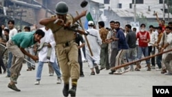 International Crisis Group mendesak India agar mencabut undang-undang "keras" di Kashmir.