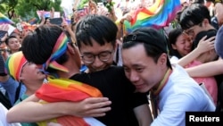 2019年5月17日，同性婚姻支持者聚集在台湾立法院外庆祝同性婚姻合法化。