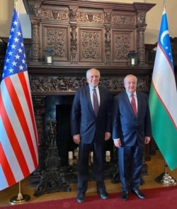 AQShning Afg'oniston bo'yicha maxsus elchisi Zalmay Halilzod va O'zbekiston Tashqi ishlar vaziri Abdulaziz Komilov, Vashington, 19-noyabr, 2020