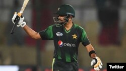 بابر اعظم کا ایک انداز