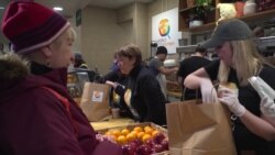 Top Chef Feeds Furloughed Federal Workers