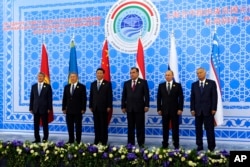 AQSh yillardan beri Markaziy Osiyoni birdamlikka undab keladi, xususan iqtisodiy jihatdan. Oldingi rahbarlarda iroda yo'q, deya tanqid qilingan. Hozirda iroda bor, deydi tahlilchilar, ammo baribir harakat sust.