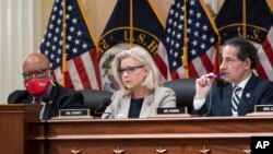 ក្រុមប្រឹក្សាសភាស៊ើបអង្កេតការបះបោររនៅរសភាសហរដ្ឋអាមេរិកនៅថ្ងៃទី៦ ខែមករាបោះឆ្នោតលើការបន្តការចោទប្រកាន់លើលោក Mark Meadows ។ (AP)