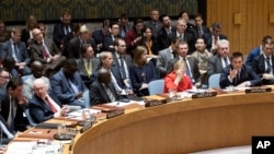 Le représentant permanent russe, Vassily Nebenzia, 2è à gauche, lors d'une réunion du Conseil de sécurité, New York, le 15 décembre 2017.