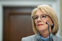 벳시 디보스 미국 교육부 장관.