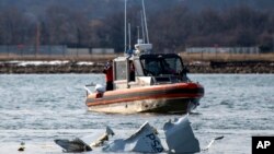 واشنگٹن طیارہ حادثہ: دریائے پوٹومک میں ریکوری آپریشن