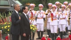 US Lifts Ban on Selling Arms to Vietnam