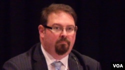 国务院负责打击人口贩卖的主管希德巴卡大使（美国之音记者国符拍摄）