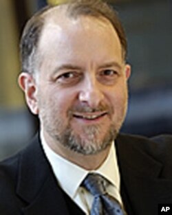 塔夫茨大学华安澜教授