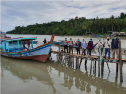 Tim Kemen ESDM melakukan survei calon tapak PLTN di Kalimantan Barat. (Foto: Courtesy/ESDM)