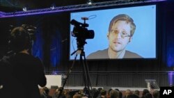 Tsohon Ma'ikacin leken asirin Amurka Edward Snowden