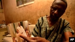 Umuvyeyi ariko yerekana umwana wiwe yahitanywe na mugiga