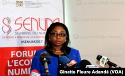 Aurelie Adam soulé Zoumarou, ministre de la Communication au Bénin, le 13 mai 2018. (VOA/Ginette Fleure Adandé)