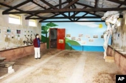 Dr. Jennifer Gush, Amakhala Game Reserve’s resident zoologist, inside the park’s environmental education center where she teaches children about conservation