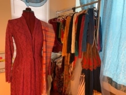 Koleksi Kebaya Nuri Auger (VOA/Made Yoni).