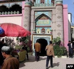 Shinjon-Uyg'ur muxtoriyatida sakkiz millionga yaqin uyg'ur yashaydi