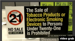 Peringatan larangan penjualan bagi warga berusia di bawah 21 tahun di Amerika Serikat. (VOA/videograb)
