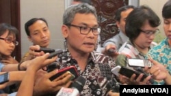 Staf Khusus Presiden Bidang Komunikasi, Johan Budi SP (Foto: VOA/Andylala).