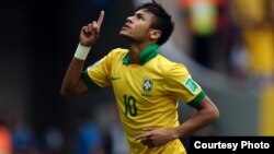 Neymar sudah mencetak 4 gol dan sementara menjadi 'top-scorer' Piala Dunia 2014.