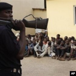 Dan sanda na gadin mutanen da aka kama