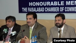 Federal Minister for Trade, Eng. Khurram Dastgir Khan, addressing the Faisalabad Chamber of Commerce and Industry at Faisalabad, Jan. 9, 2014.