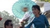 Theo chân bà Aung San Suu Kyi trên đường vận động tranh cử