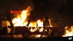 Une manifestation pacifique de Coptes a tourné à l'émeute dimanche au Caire.