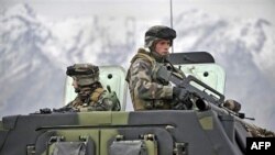 Nato cho hay binh sĩ đã gọi không quân tới yểm trợ để đẩy lui cuộc tấn công.