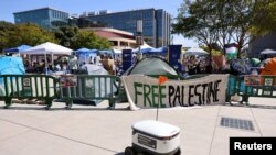 Manifestation en soutien aux Palestiniens à Gaza, à l'Université de Californie, États-Unis. 30 avril 2024. (Photo REUTERS/Mike Blake)