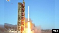 Peluncuran roket jarak jauh Korea Utara.