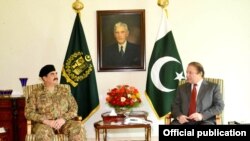 Chief of Army Staff General Raheel Sharif with Prime Minister Muhammad Nawaz Sharif, Islamabad, July 9, 2014.